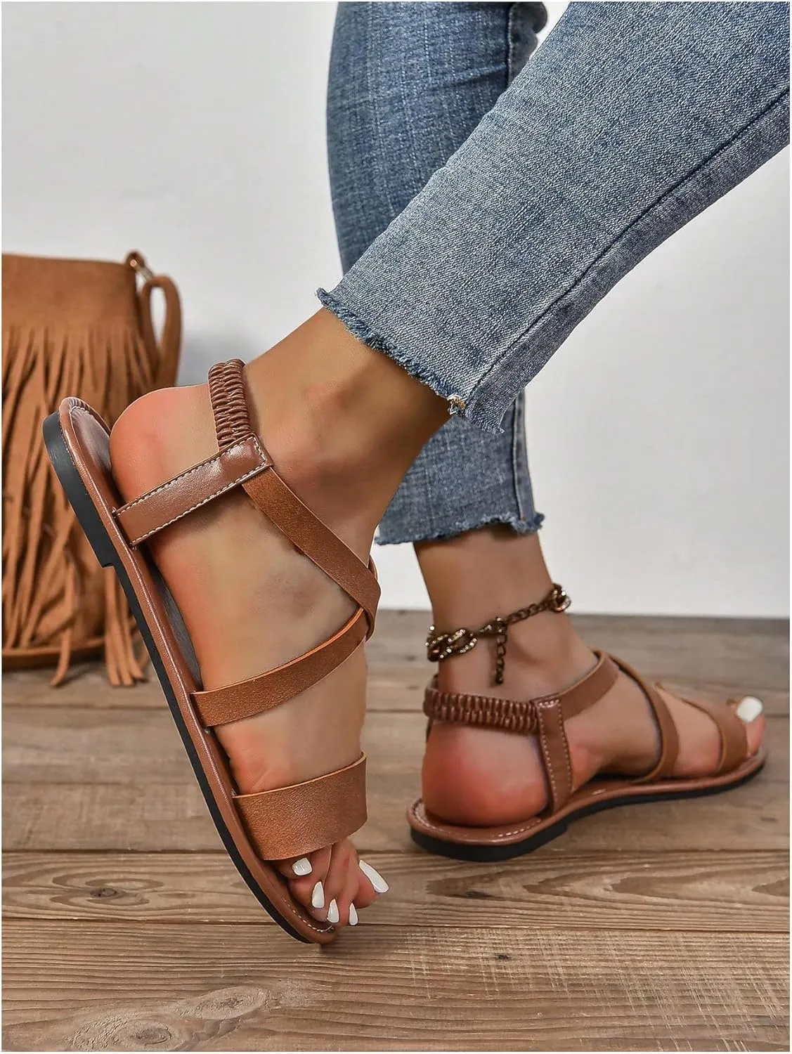 Floerns Women's Flat Sandal Criss Cross Ankle Strap Leather Slip on Summer Shoes