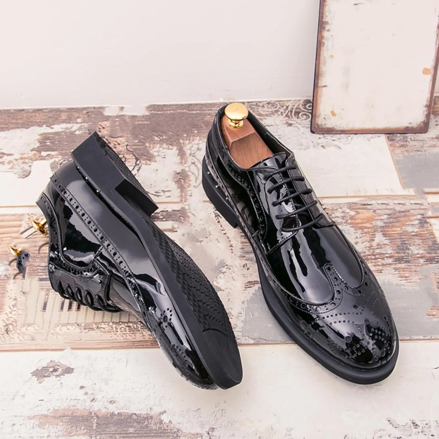 Men's Sparkle Patent Leather Brogue Wingtip Lace Up Dress Oxford Shoes Tuxedo Modern Round Toe Slip On Derby Shoes for Wedding Evening Party