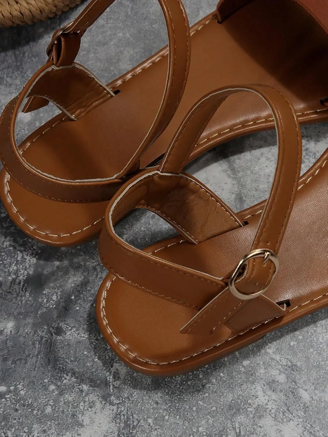 Verdusa Women's One Band Ankle Strap Flat Sandals Open Toe Walking Shoes